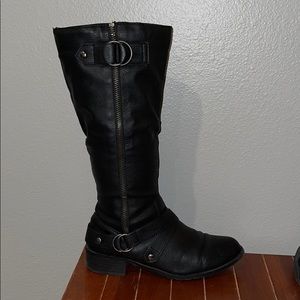 Cute So brand mid calf length boot!